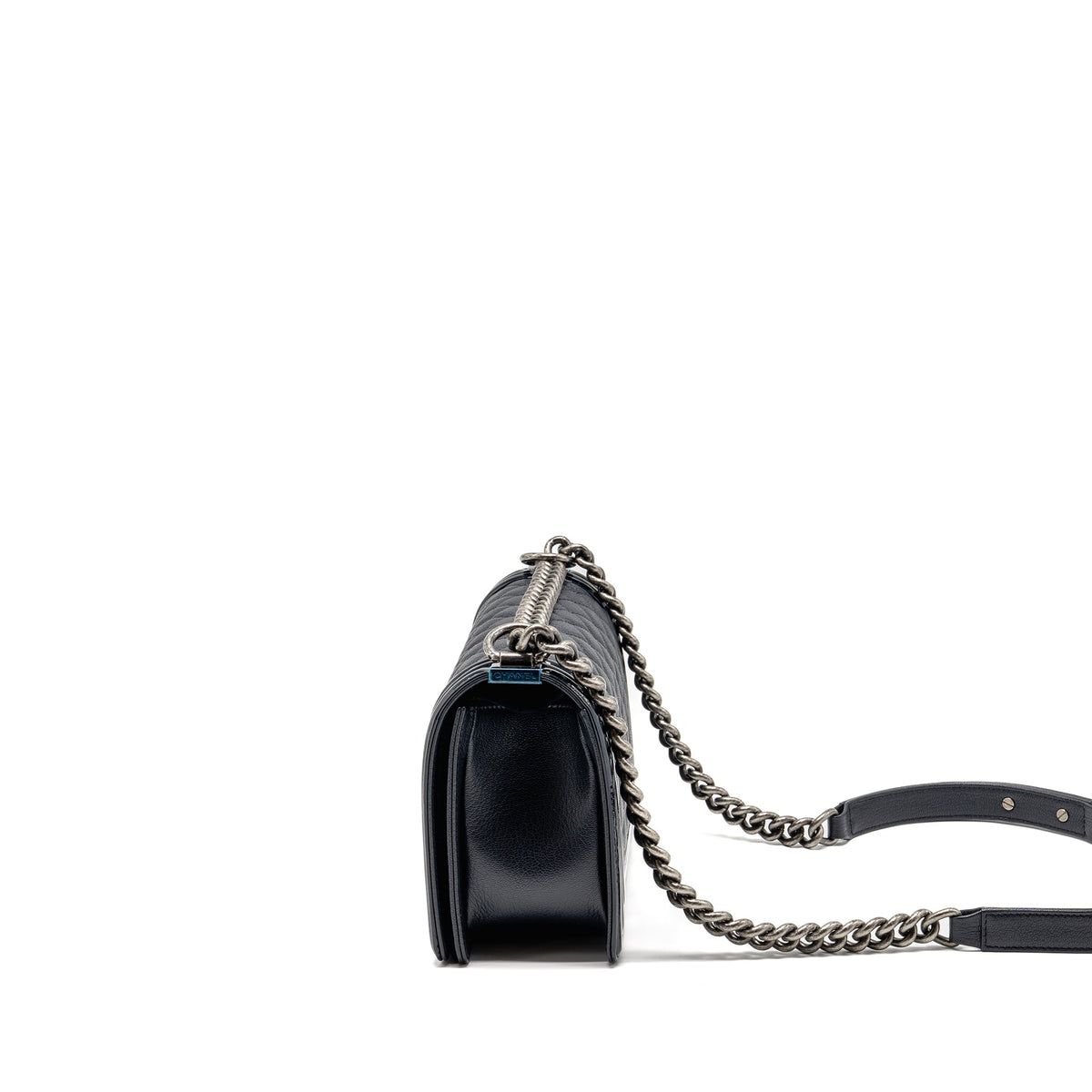 chanel-medium-boy-bag-grained-calfskin-navy-ruthenium-hardware