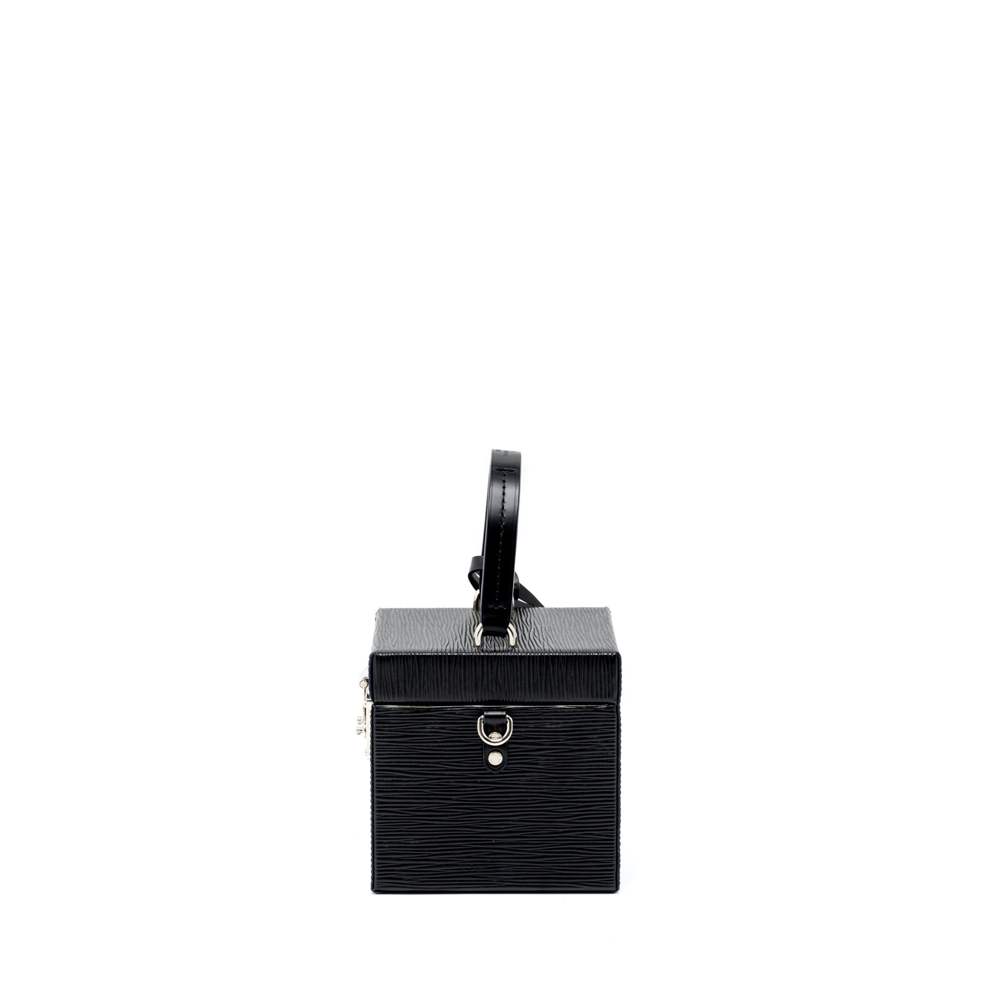 louis-vuitton-bleecker-box-bag-epi-black-shw