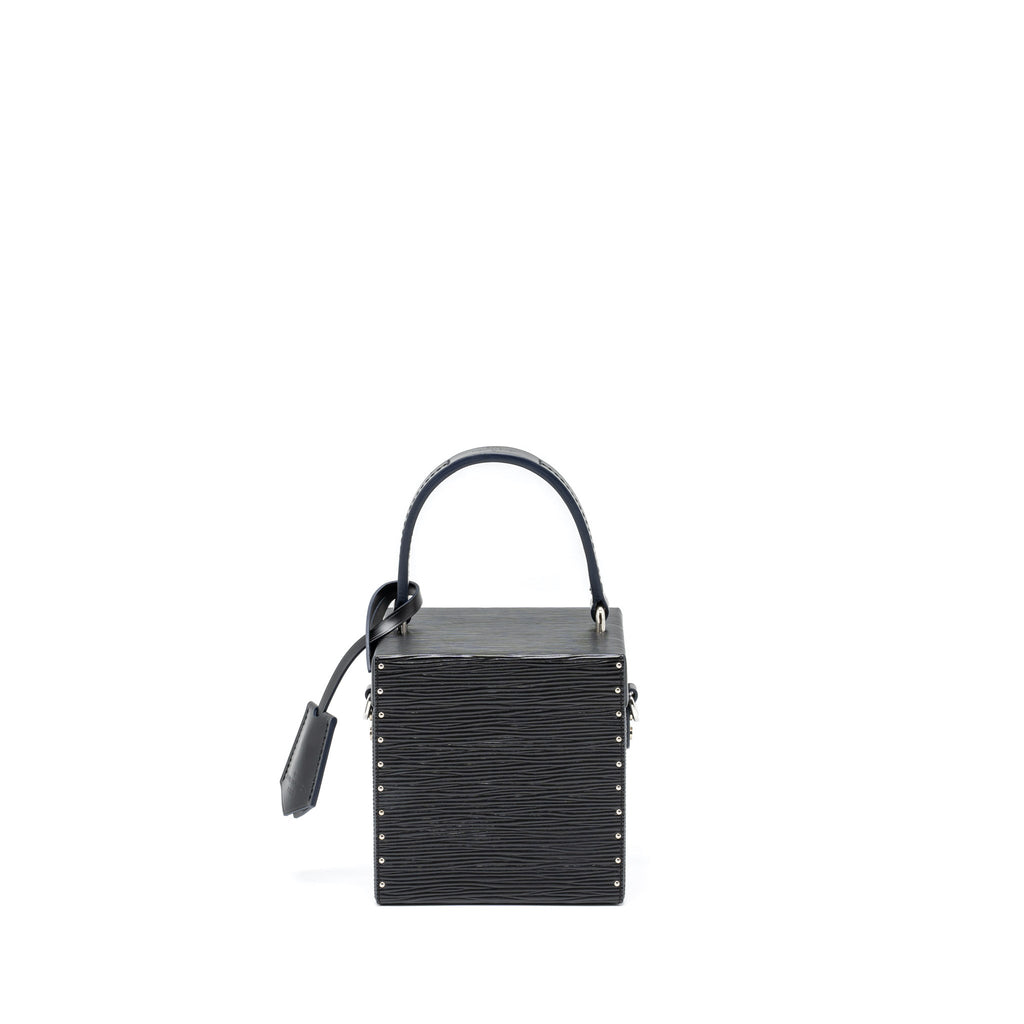 louis-vuitton-bleecker-box-bag-epi-black-shw