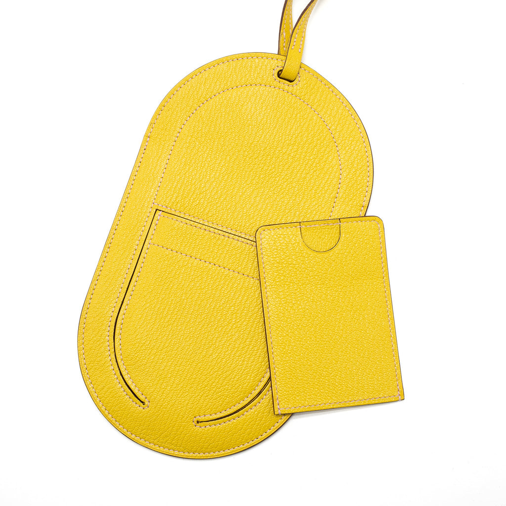 hermes-in-the-loop-to-go-gm-phone-case-mysore-goatskin-jaune-amber-stamp-c