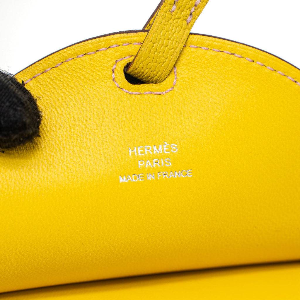 hermes-in-the-loop-to-go-gm-phone-case-mysore-goatskin-jaune-amber-stamp-c