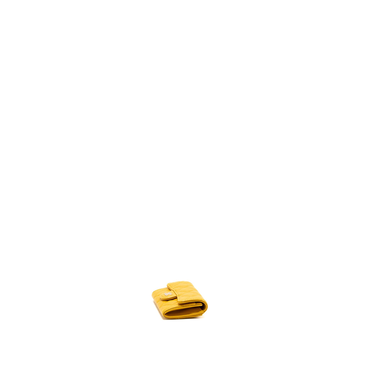 chanel-22a-classic-flap-card-holder-caviar-yellow-ghwmicrochip