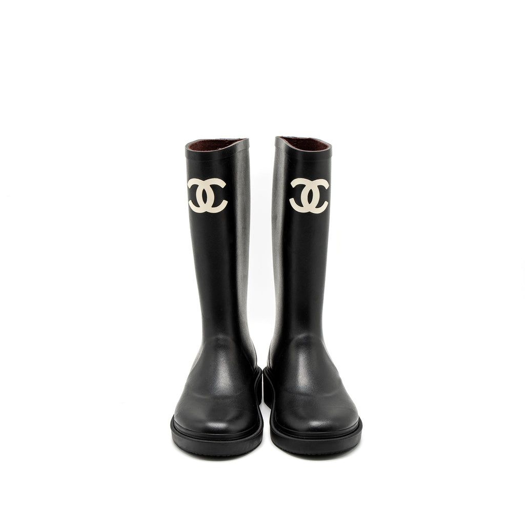 chanel-size-35-rubber-boots-black-white