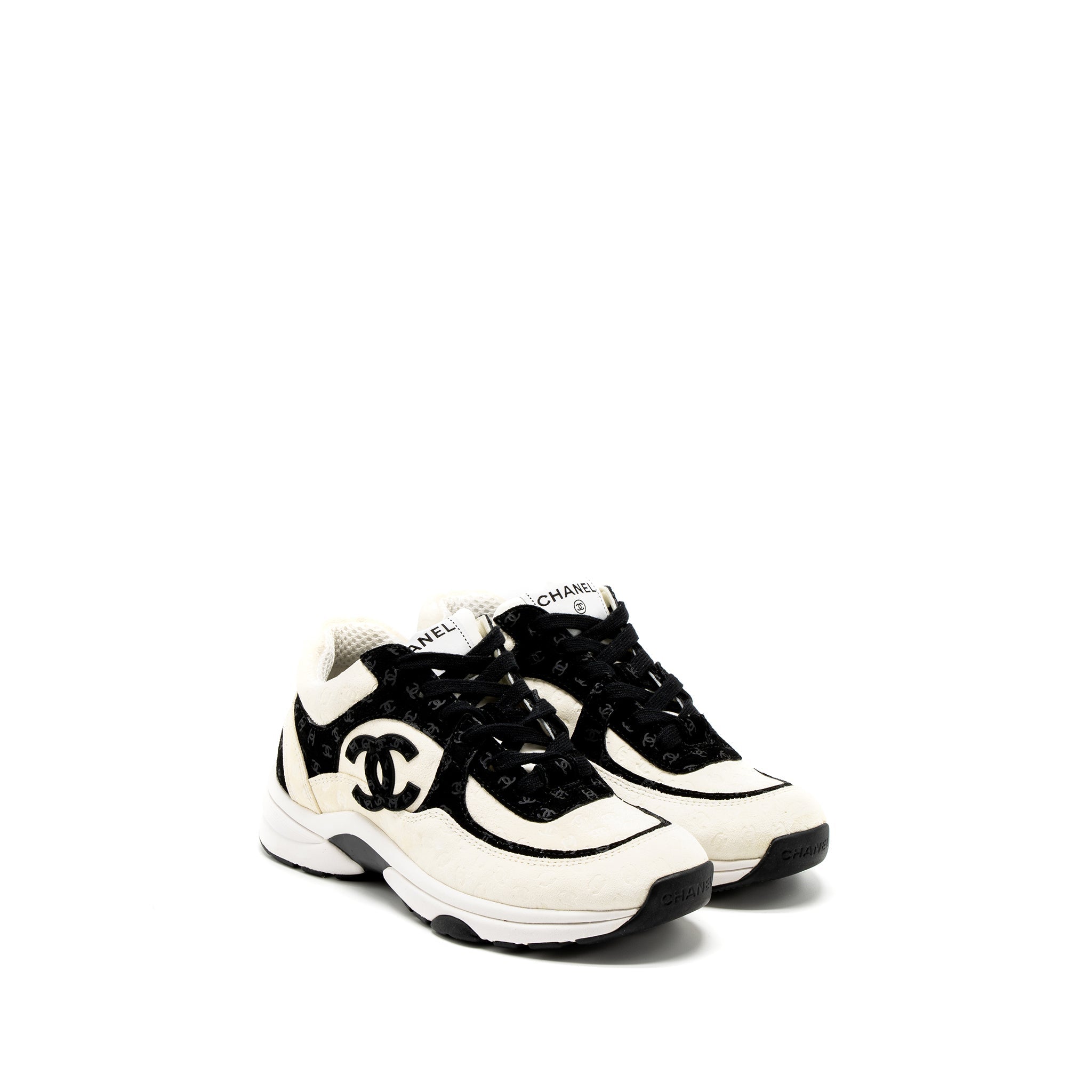 chanel-size-35-5-22a-trainers-printed-suede-calfskin-black-white