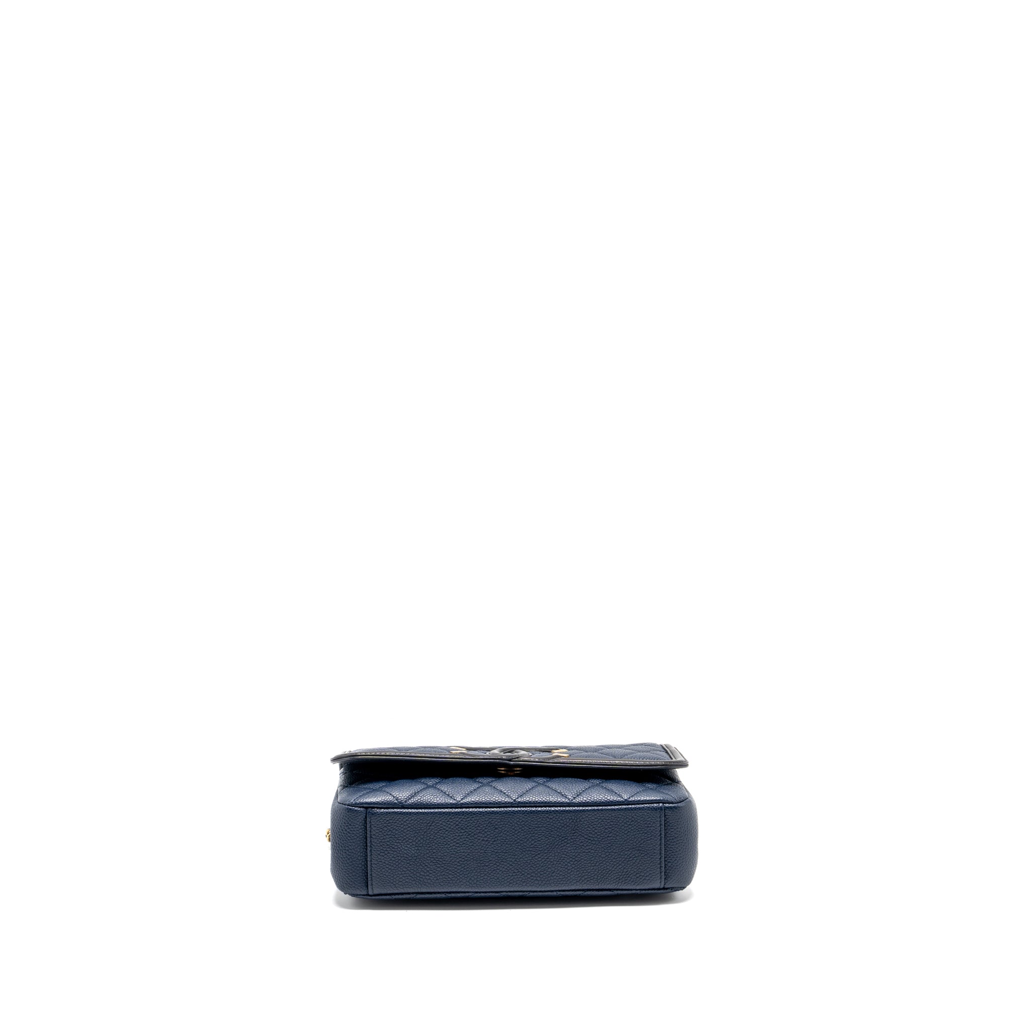 chanel-filigree-flap-bag-caviar-navy-black-ghw