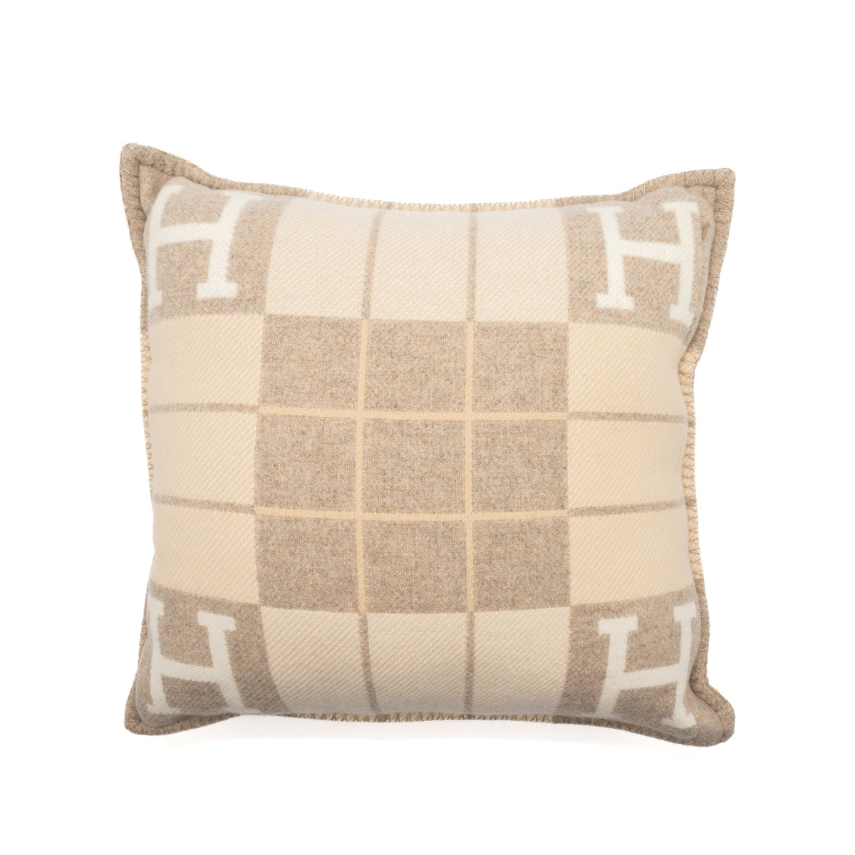 hermes-avalon-iii-pillow-small-model-coco-camomille