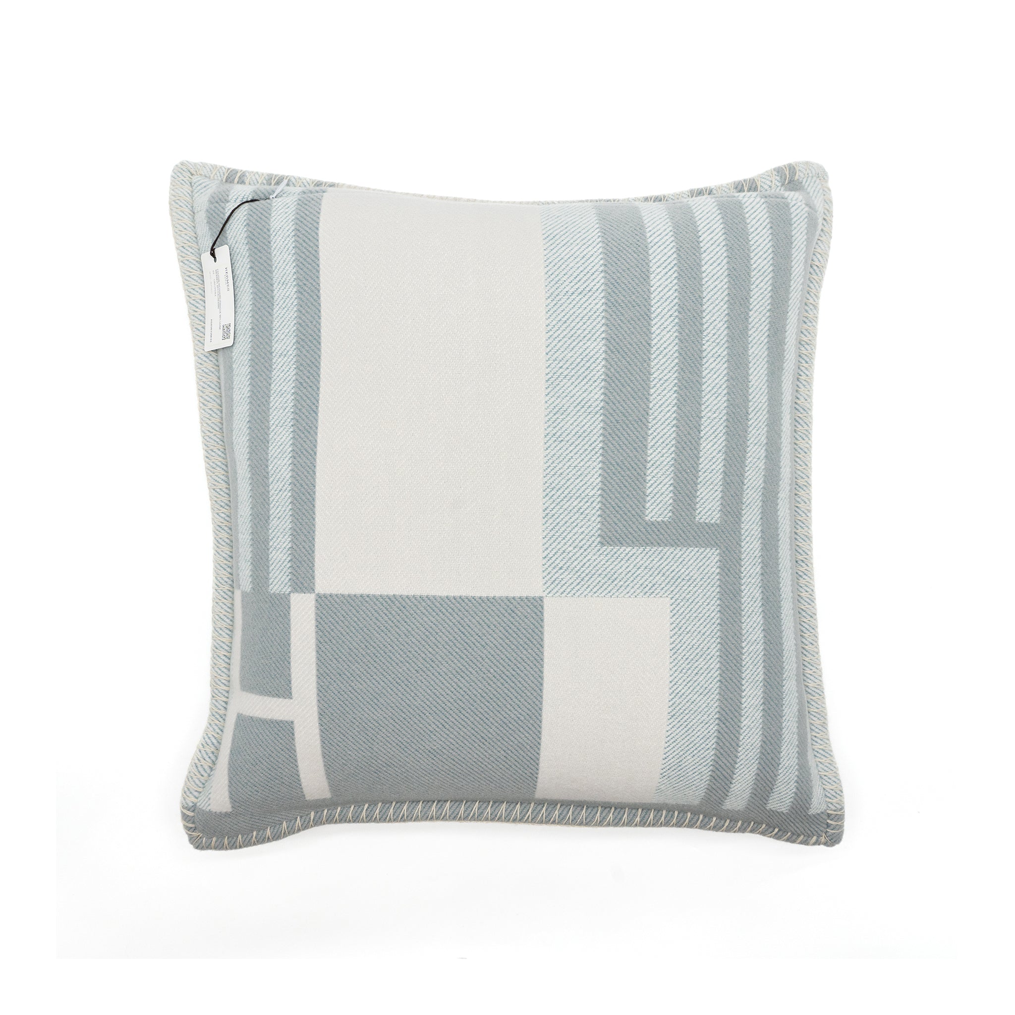 hermes-ithaque-pillow-wool-cashmere-gris-perle-1