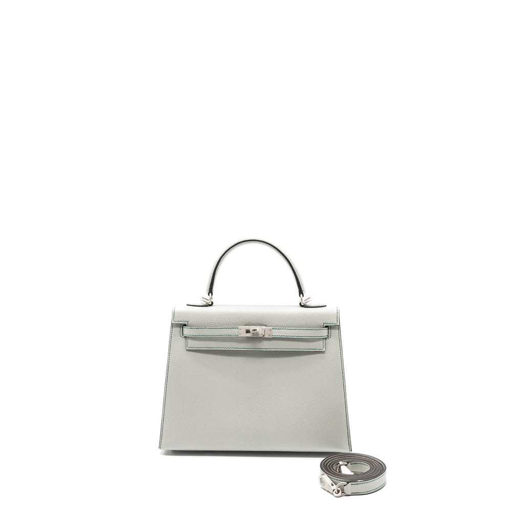 hermes-kelly-25-chevre-mysore-leather-gris-perle-malachite-vert-emeraude-brushed-shw-stamp-u