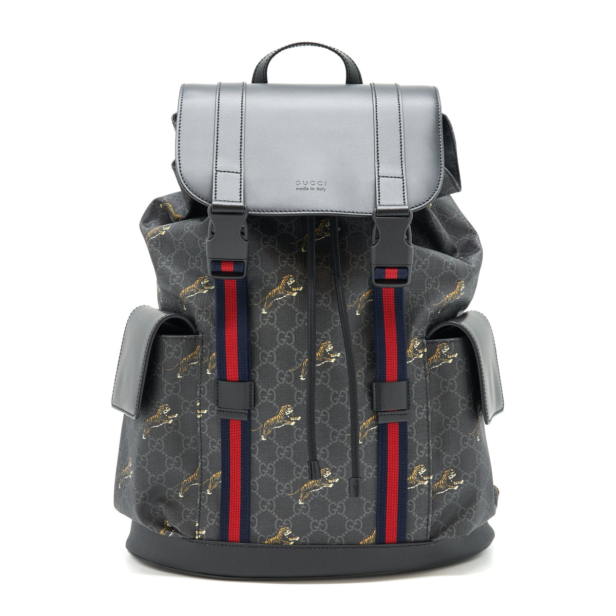 gucci-men-black-backpack-with-tiger-motifs