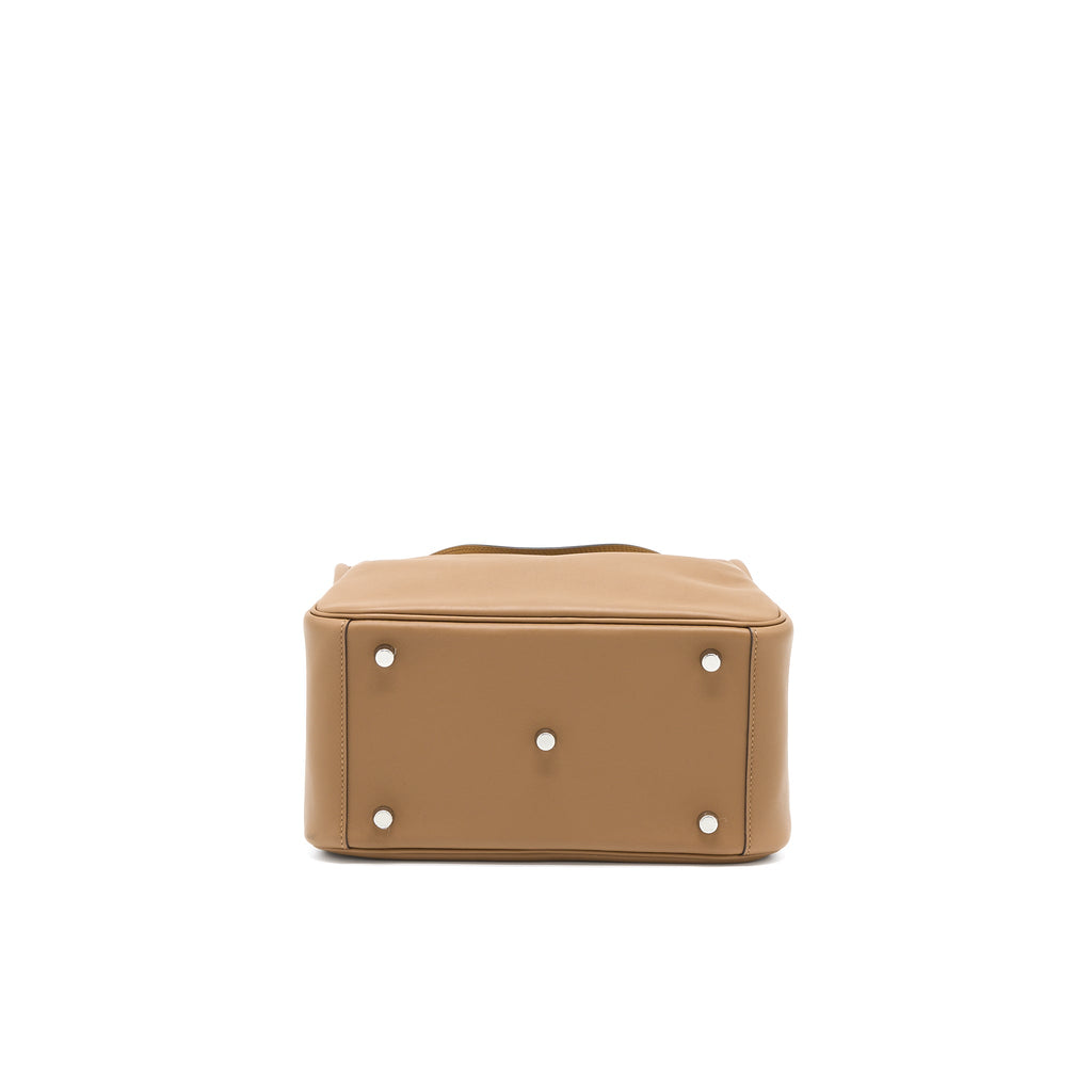 hermes-lindy-26-swift-3g-alezan-4b-biscuit-shw-stamp-u