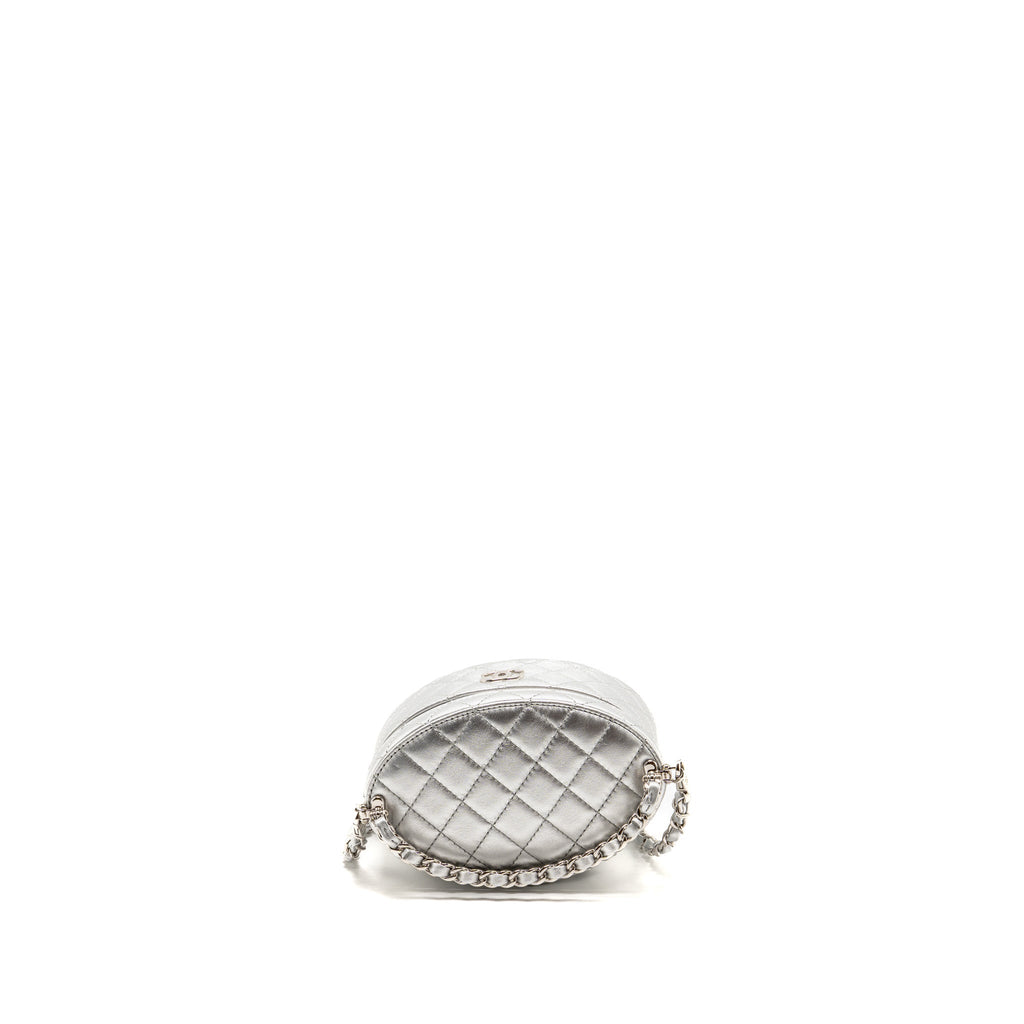 chanel-25c-double-top-handle-round-vanity-case-lambskin-metallic-silver-shw-microchip