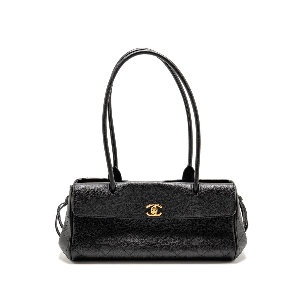 chanel-26s-urban-essential-east-west-small-tote-grained-calfskin-black-ghw-microchip