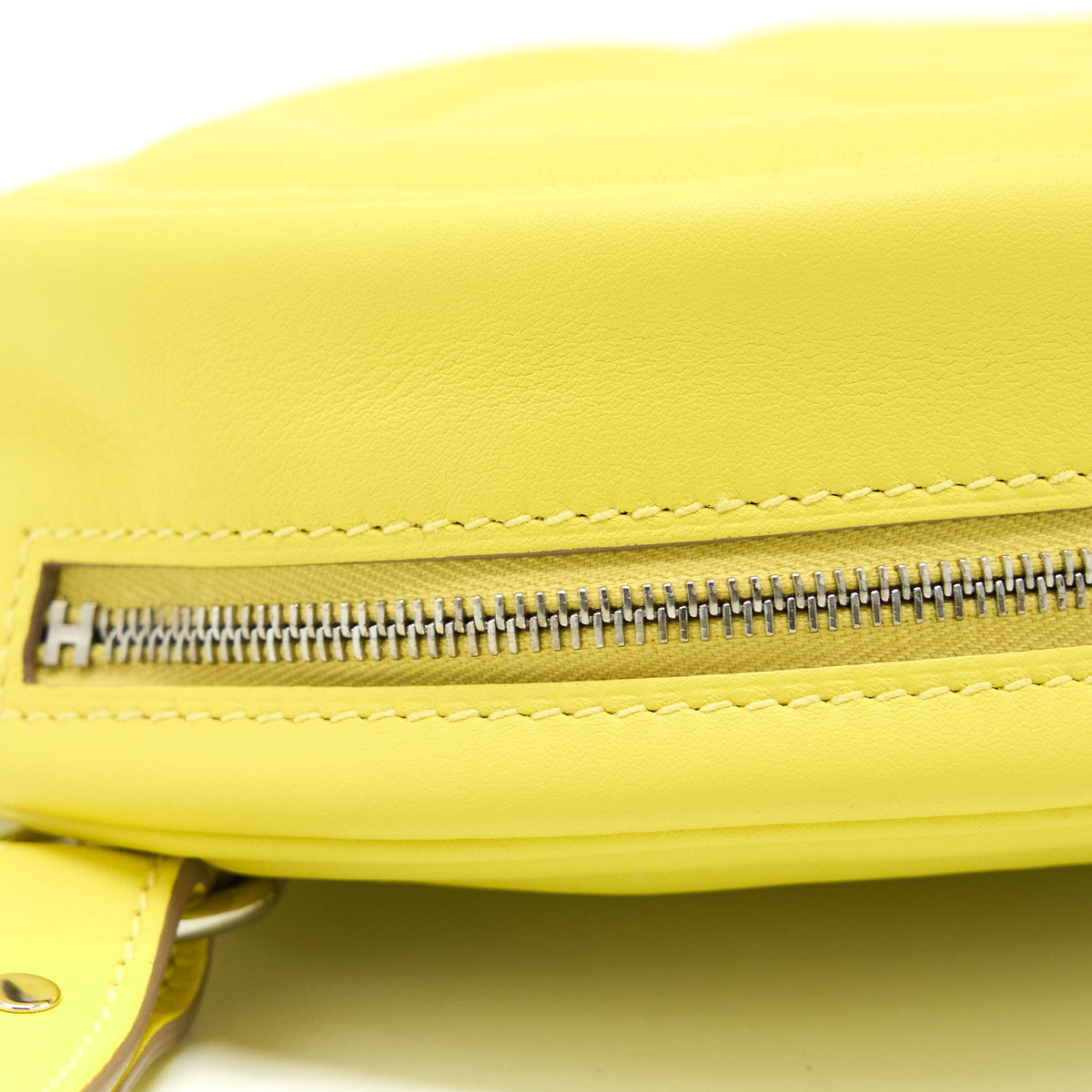 hermes-in-the-loop-belt-bag-swift-lime-sesame-shw-stamp-u