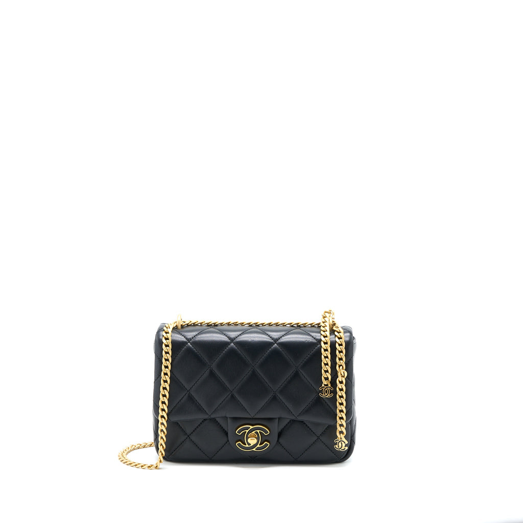 chanel-22p-enemal-flap-bag-lambskin-black-ghwmicrochip