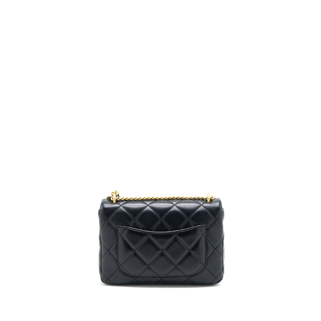 chanel-22p-enemal-flap-bag-lambskin-black-ghwmicrochip