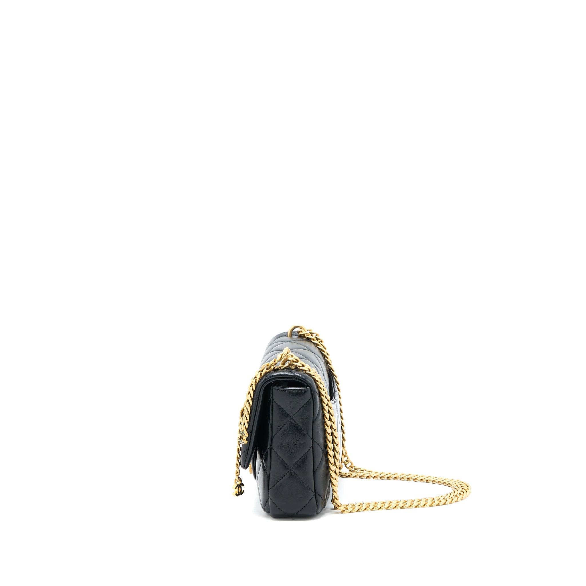 chanel-22p-enemal-flap-bag-lambskin-black-ghwmicrochip