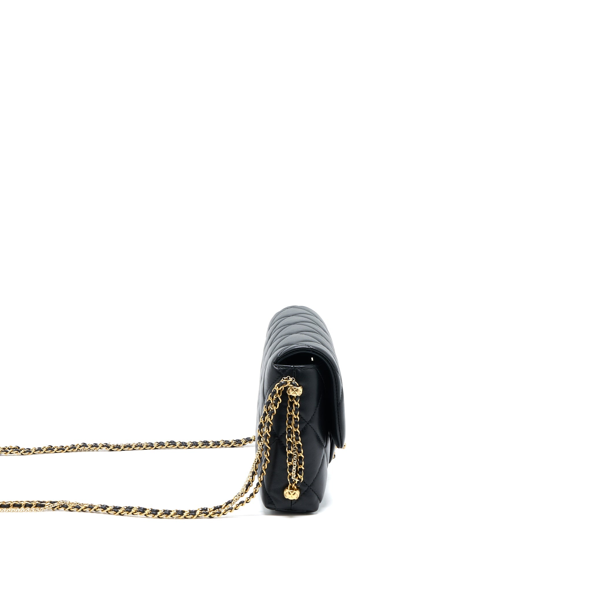 chanel-quilted-detailed-logo-flap-bag-lambskin-black-ghw-microchip
