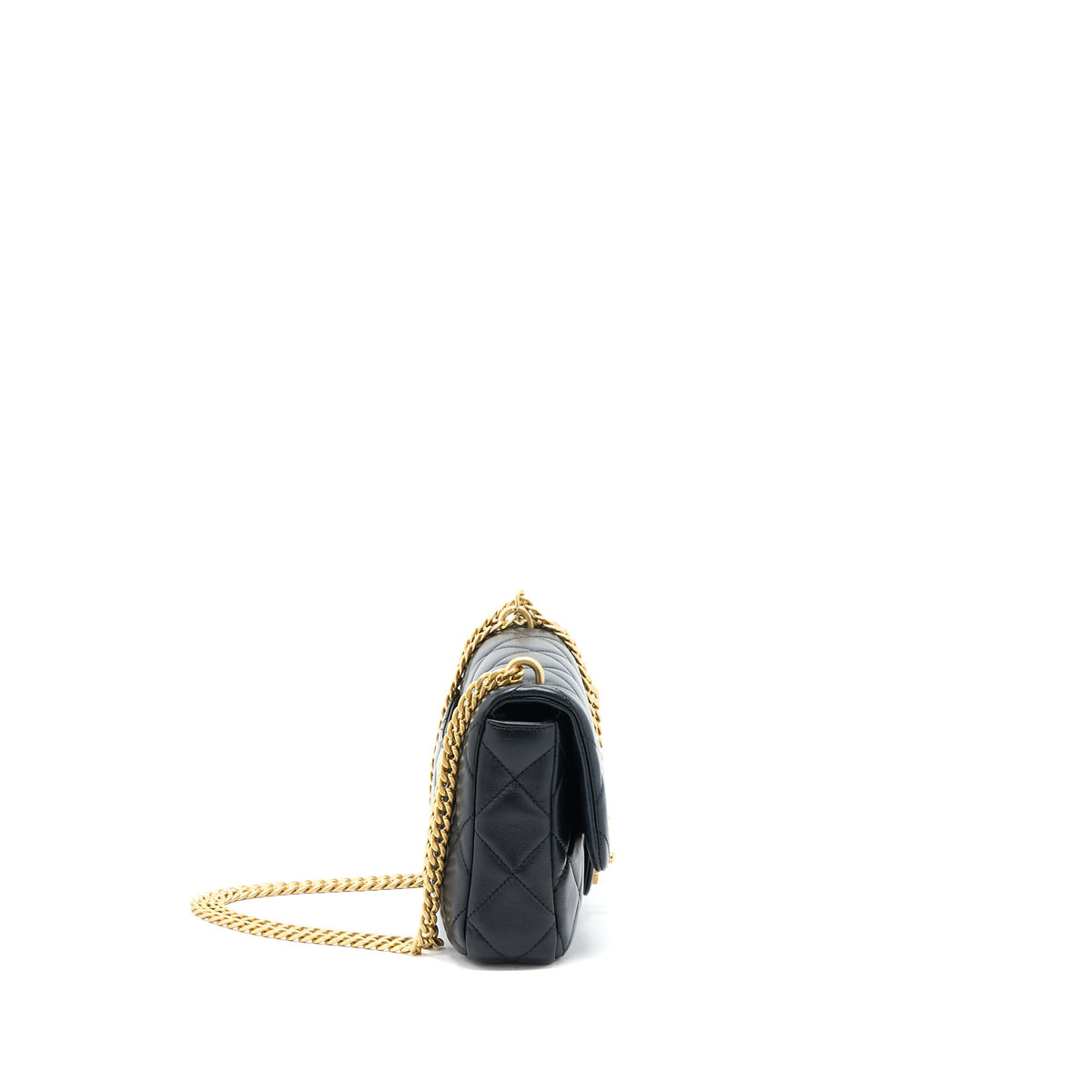 chanel-22p-enemal-flap-bag-lambskin-black-ghwmicrochip