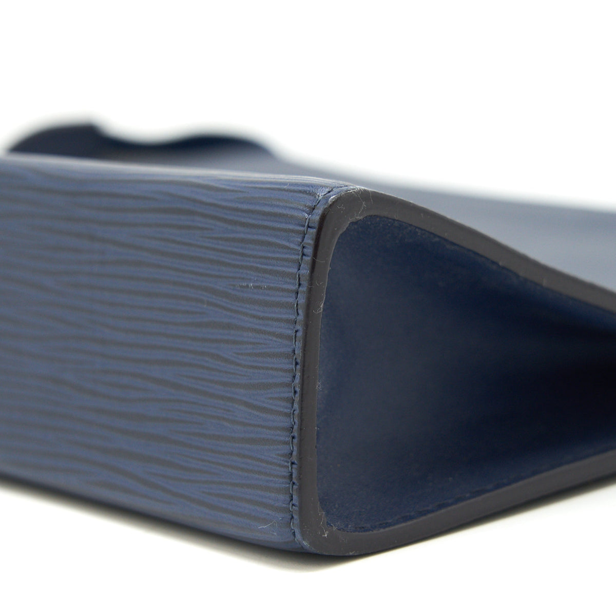 louis-vuitton-toiletry-epi-navy
