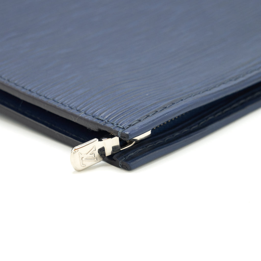 louis-vuitton-toiletry-epi-navy