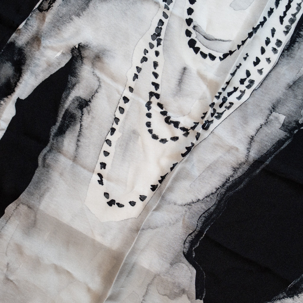 chanel-90x90cm-coco-chanel-silk-scarf-black-white-copy