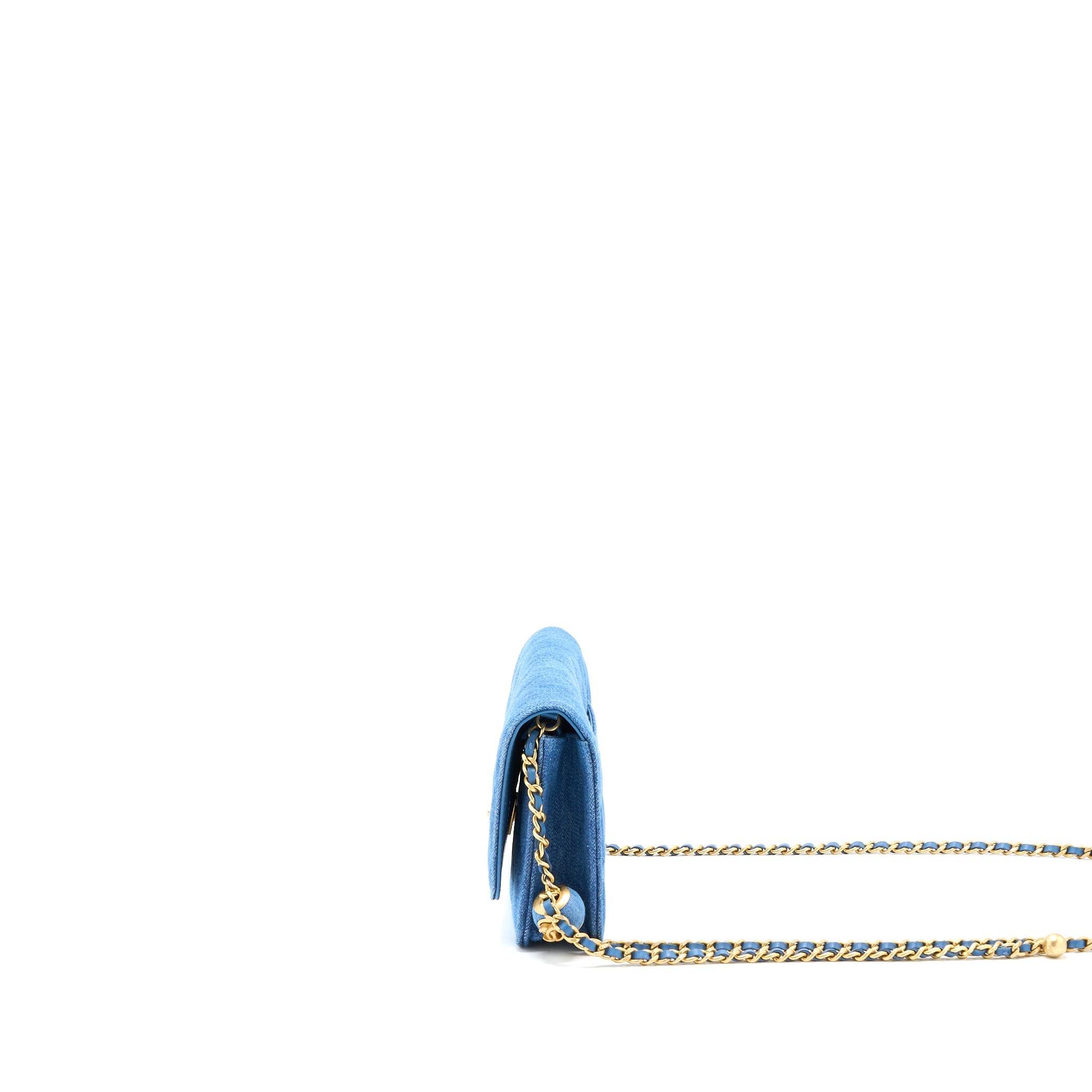 chanel-pearl-crush-wallet-on-chain-denim-light-blue-ghw-microchip
