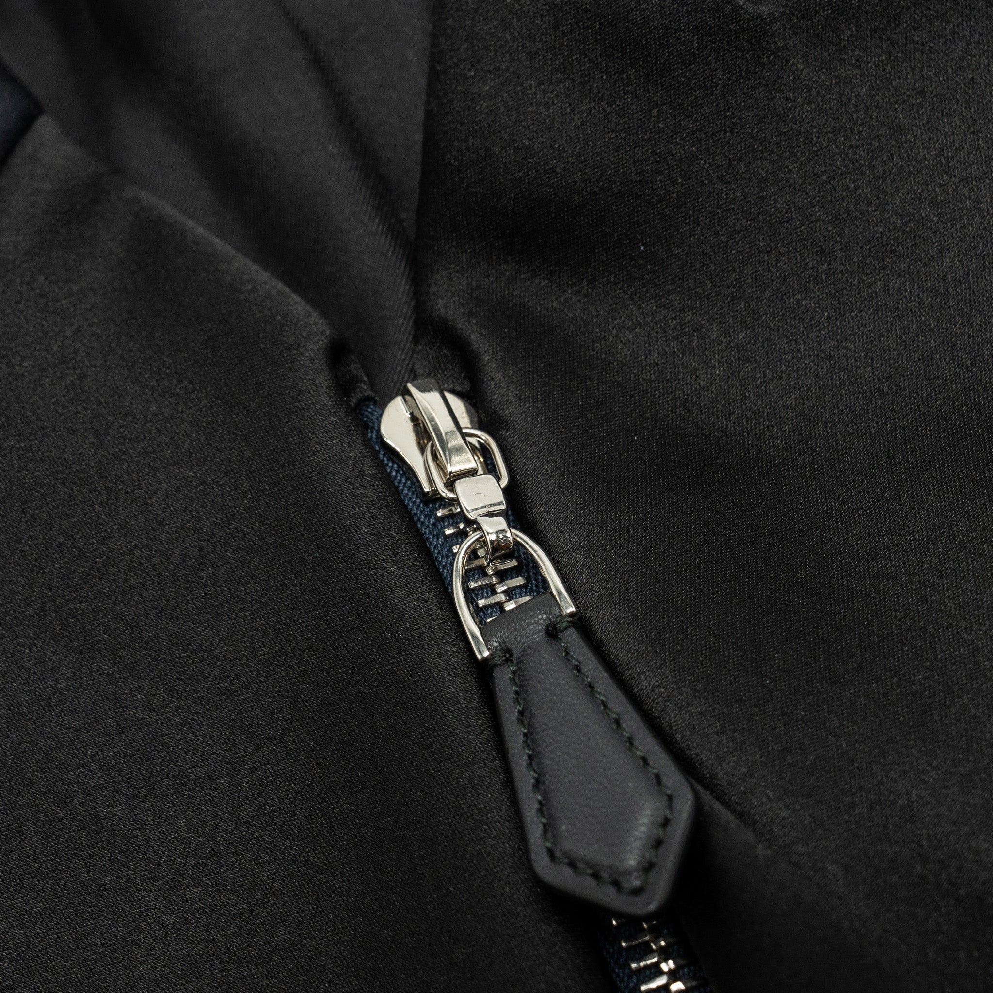 louis-vuitton-size-36-sleeveless-zip-up-blazer-silk-wool-black