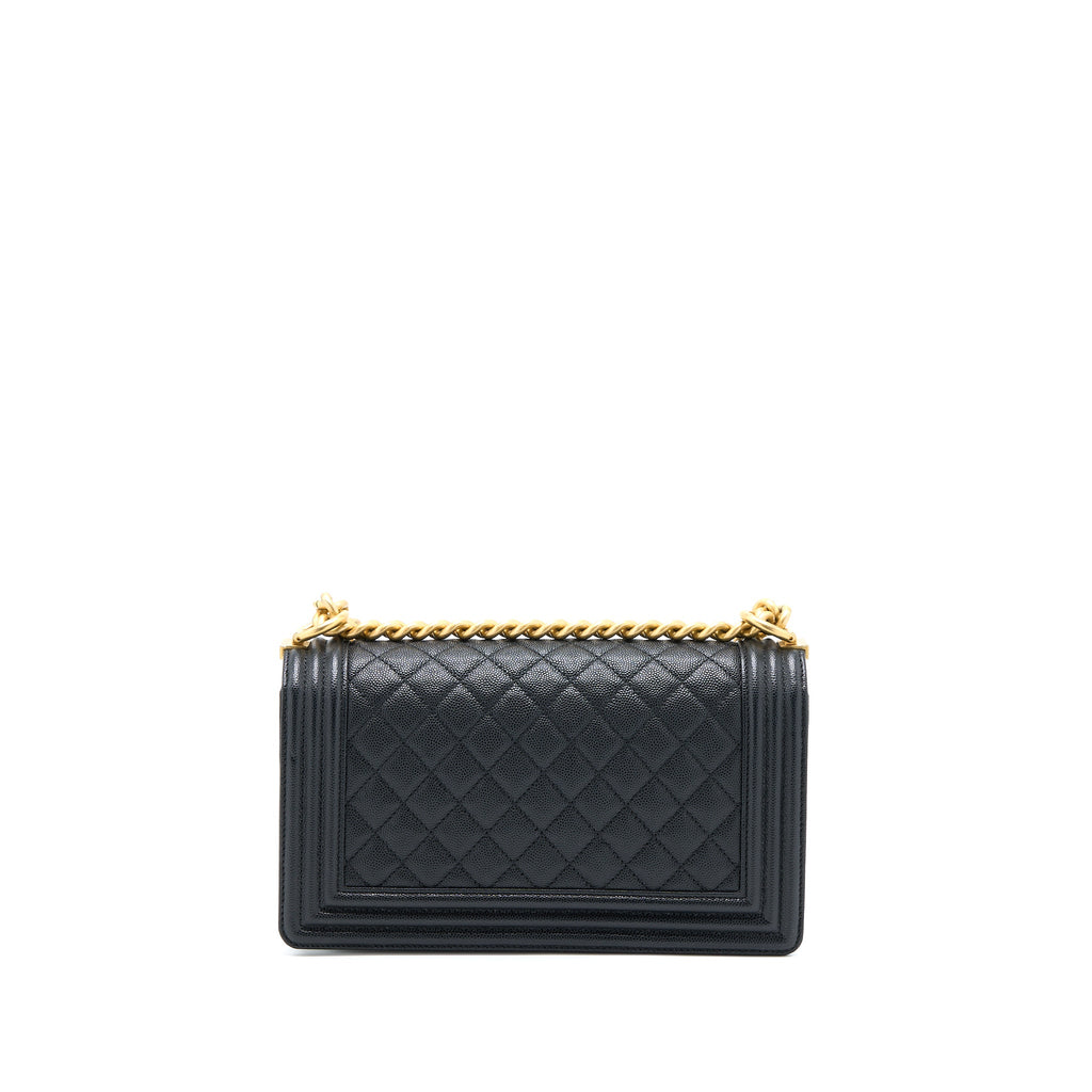 chanel-medium-boy-bag-caviar-black-ghw
