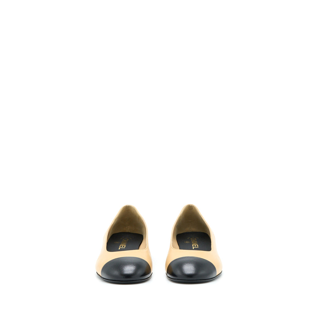 chanel-size-38-cc-logo-with-pearl-flats-beige-black