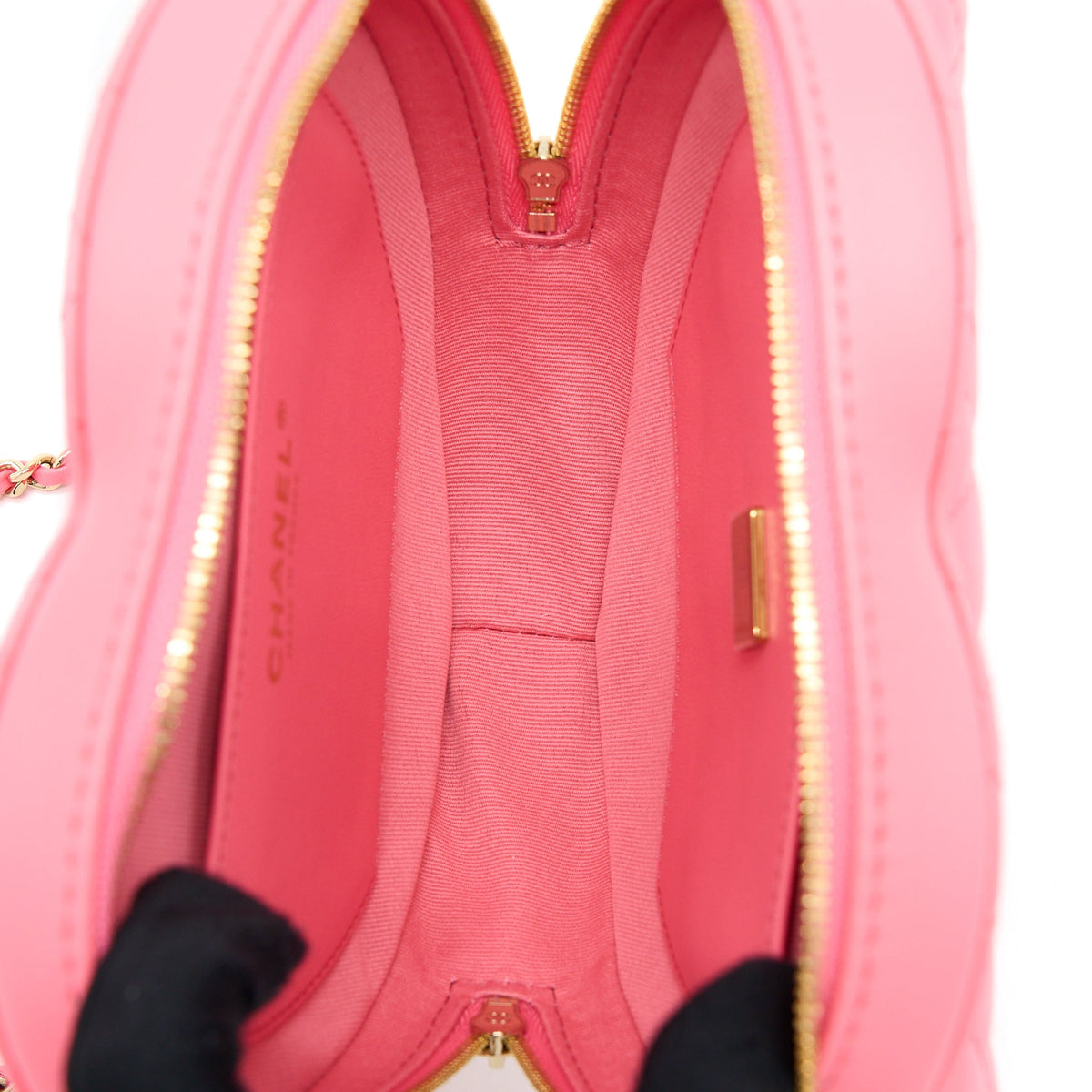 chanel-22s-heart-bag-lambskin-pink-lghw-microchip