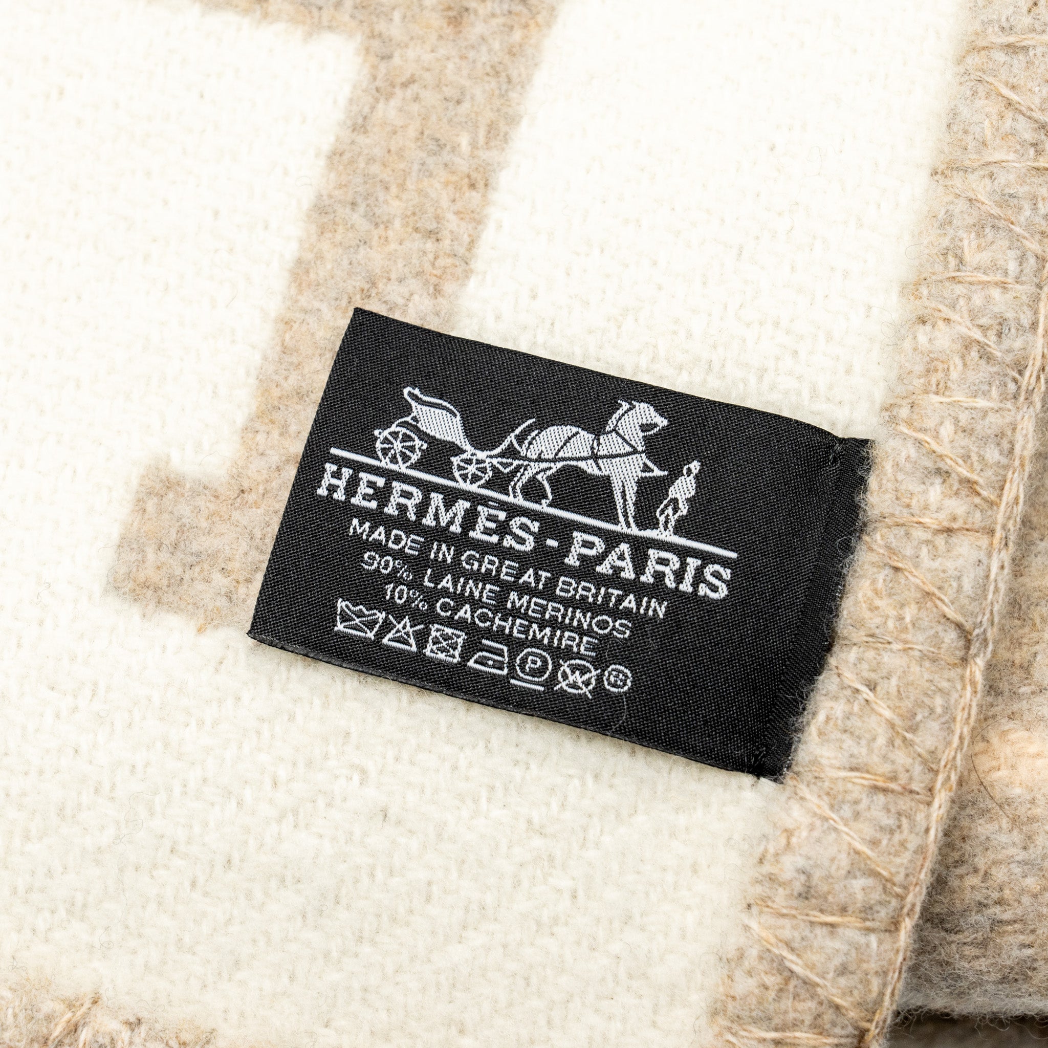hermes-avalon-iii-throw-blanket-coco-camomille-1