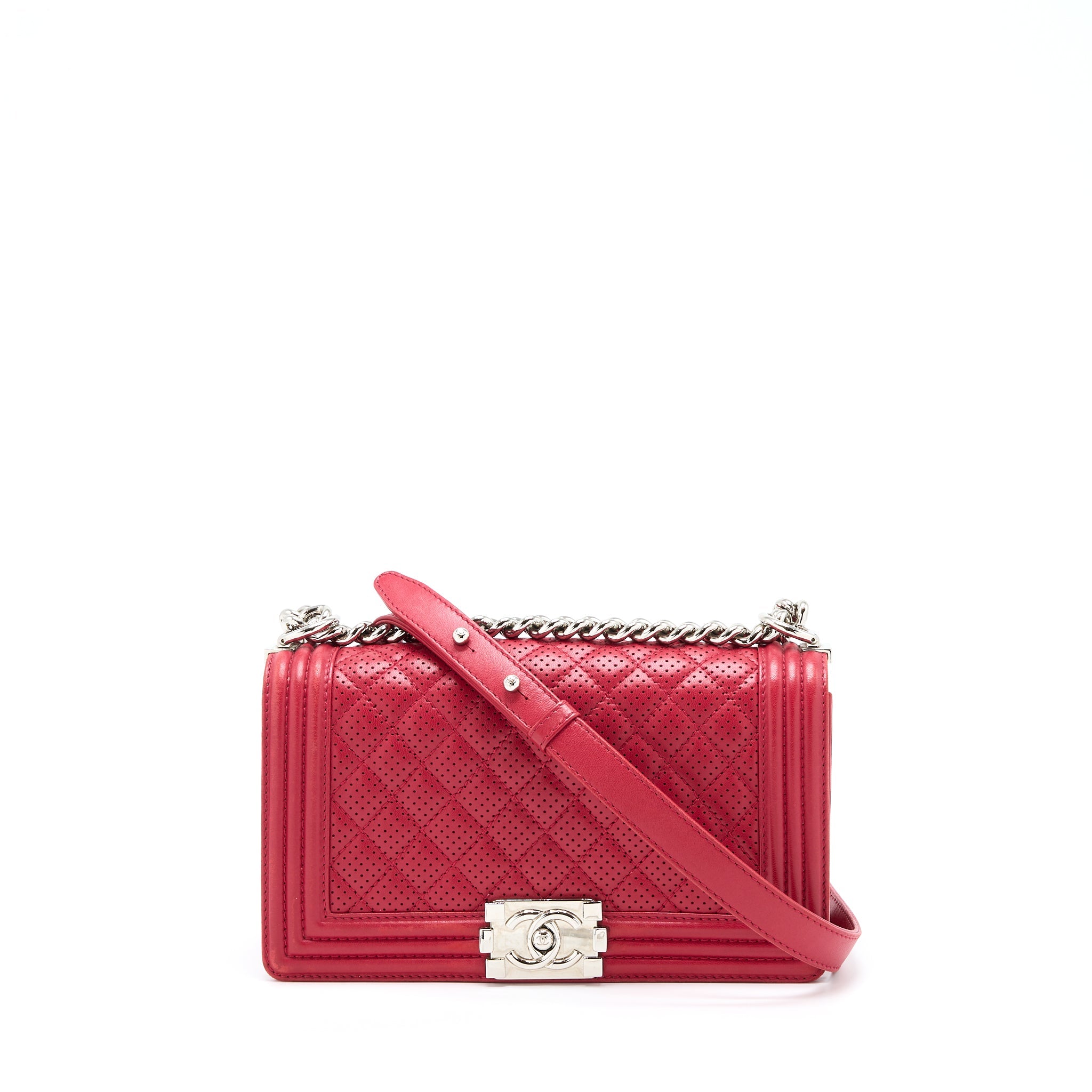 chanel-medium-boy-bag-lambskin-red-shw