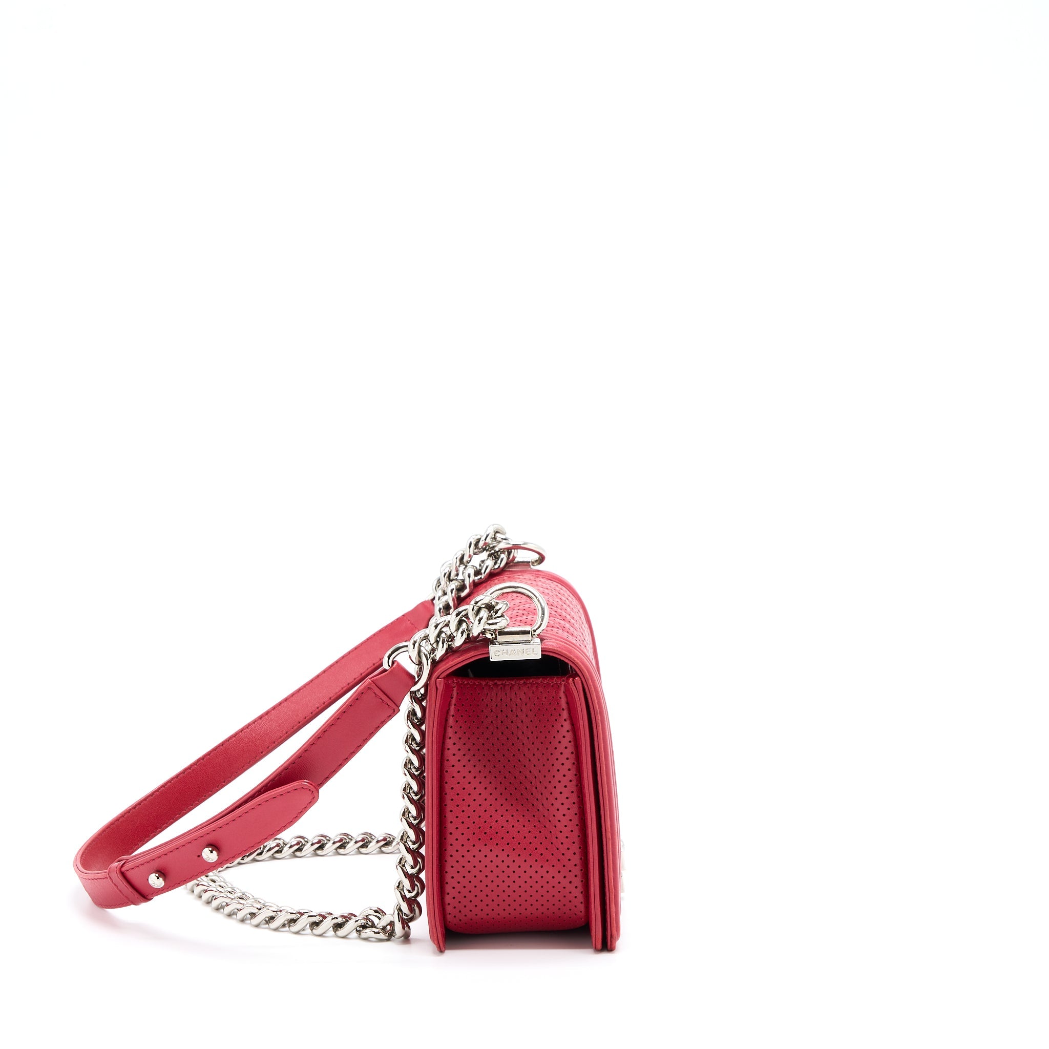 chanel-medium-boy-bag-lambskin-red-shw