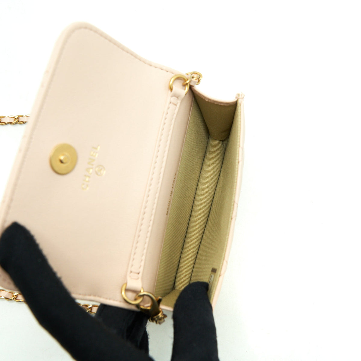chanel-pearl-crush-mini-flap-belt-bag-light-pink-ghw