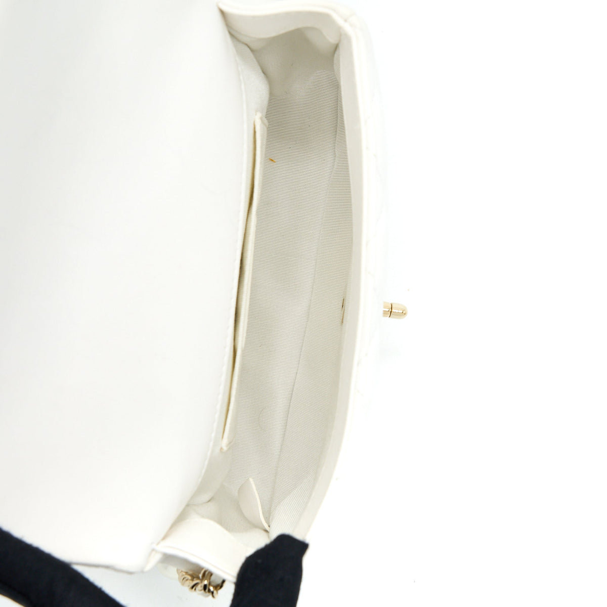 chanel-small-pearl-logo-chain-bag-lambskin-lghw