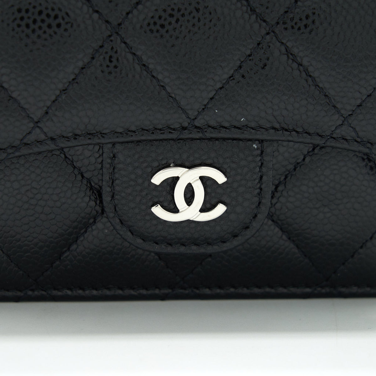 chanel-card-holder-with-chain-black-caviar-shw