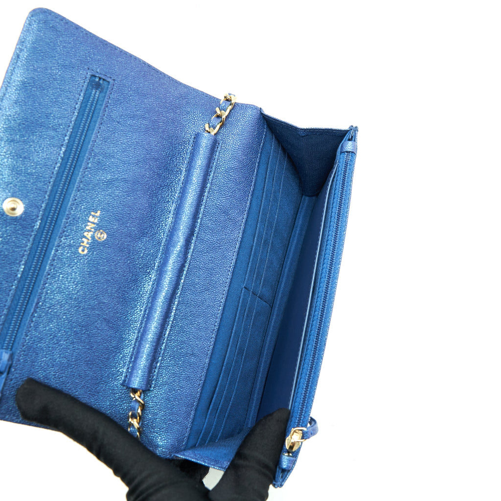 chanel-classic-wallet-on-chain-caviar-iridescent-blue-lghw
