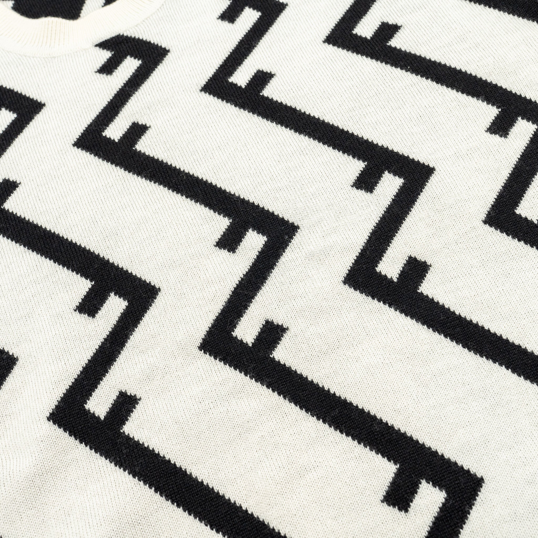fendi-size-48-geometric-ff-sweater-wool-white-black