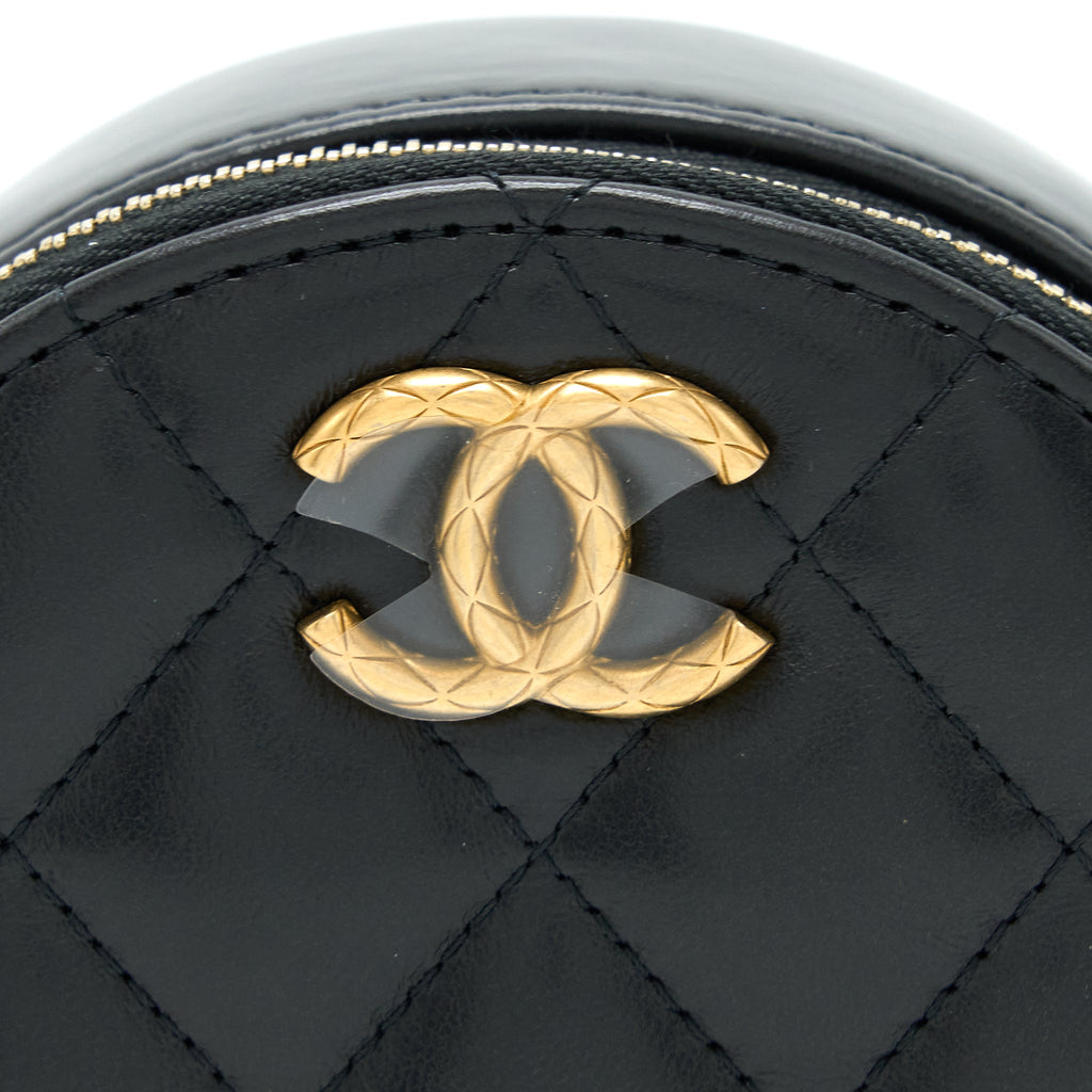 chanel-22k-gold-pillar-round-clutch-with-chain-lambskin-black-brushed-ghw