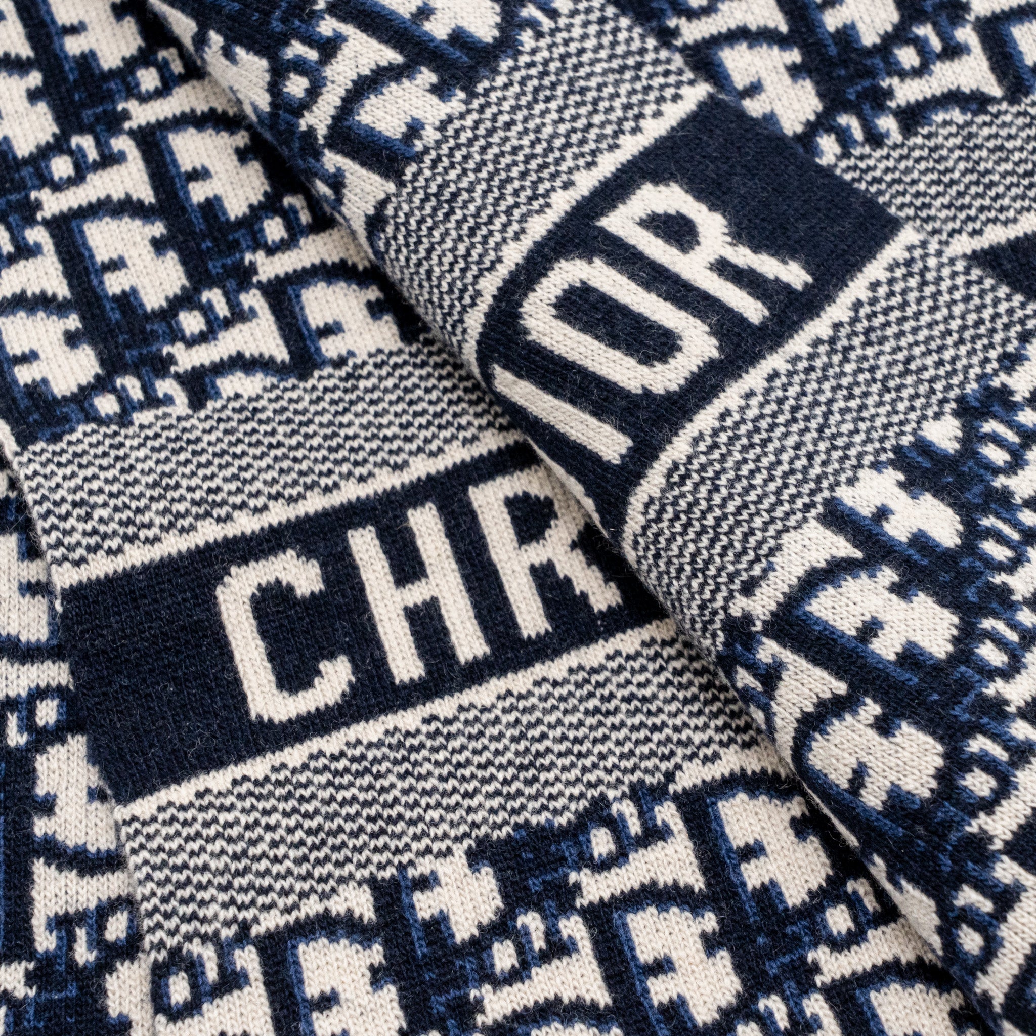dior-oblique-scarf-wool-cashmere-navy-ecru-copy-1