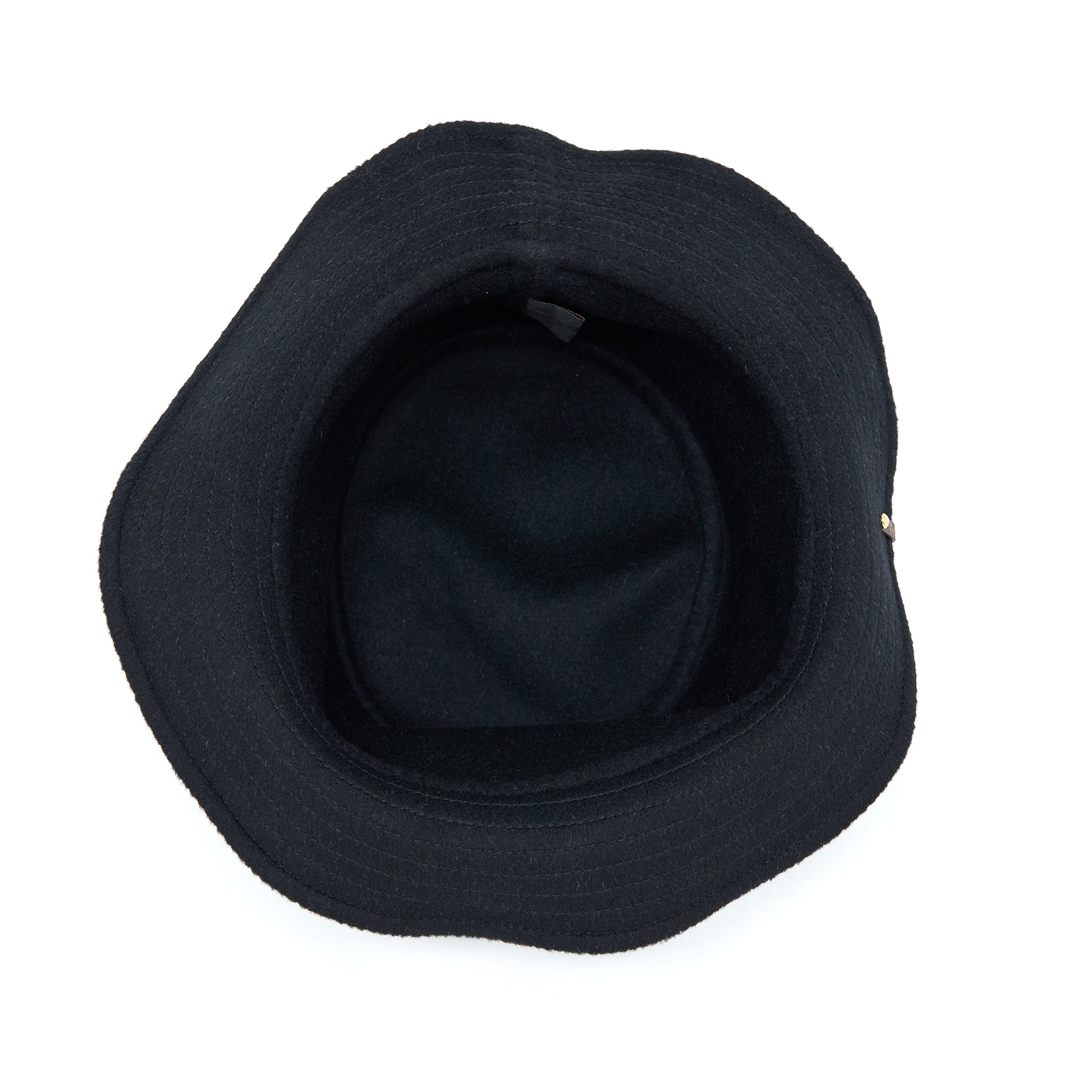 louis-vuitton-bucket-hat-black-grey-noir-monogram