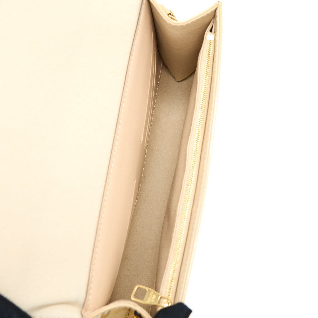 louis-vuitton-ana-vernis-clutch-with-chain-patent-leather-beige-with-ghw
