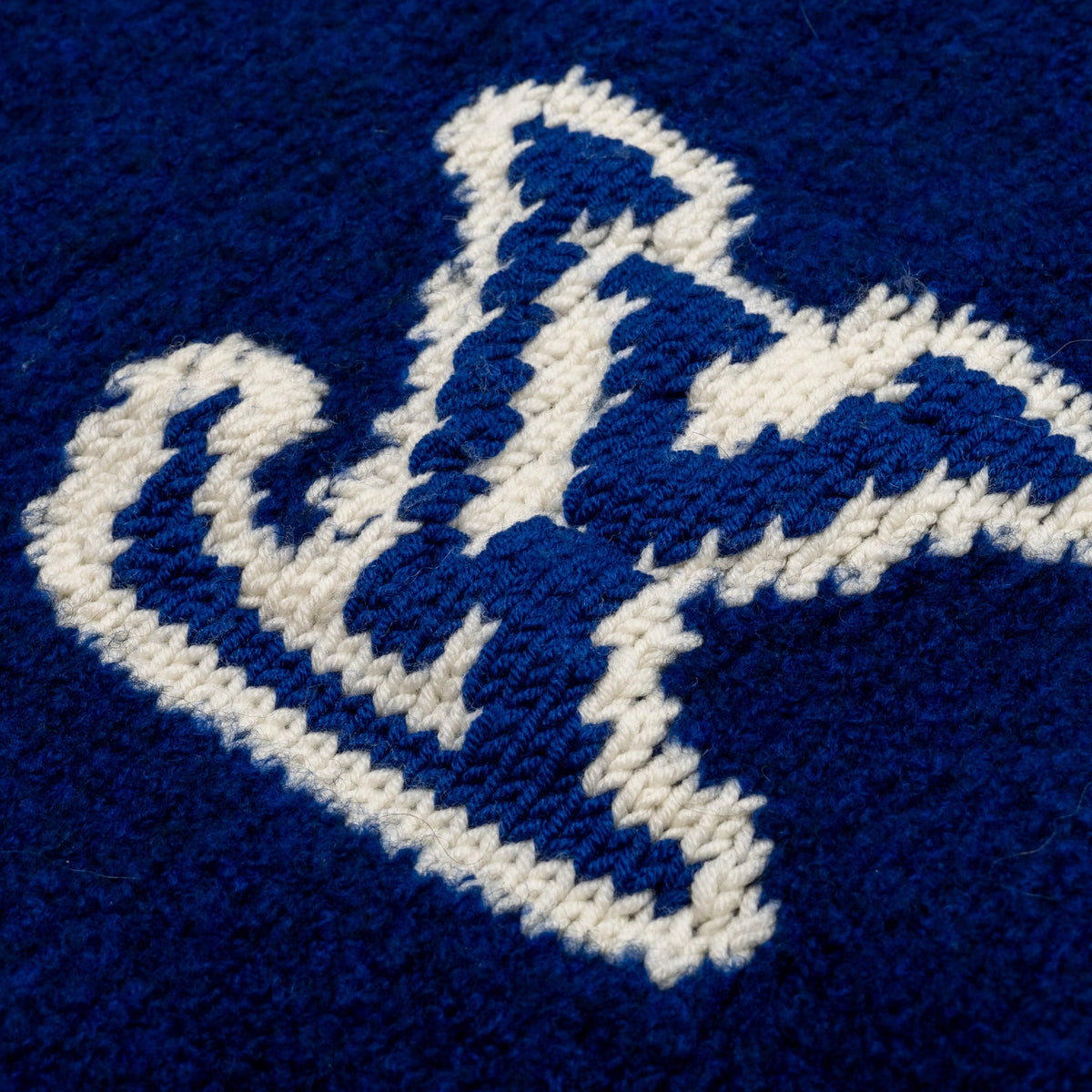 louis-vuitton-size-m-intarsia-pullover-sweater-wool-blue-white-1