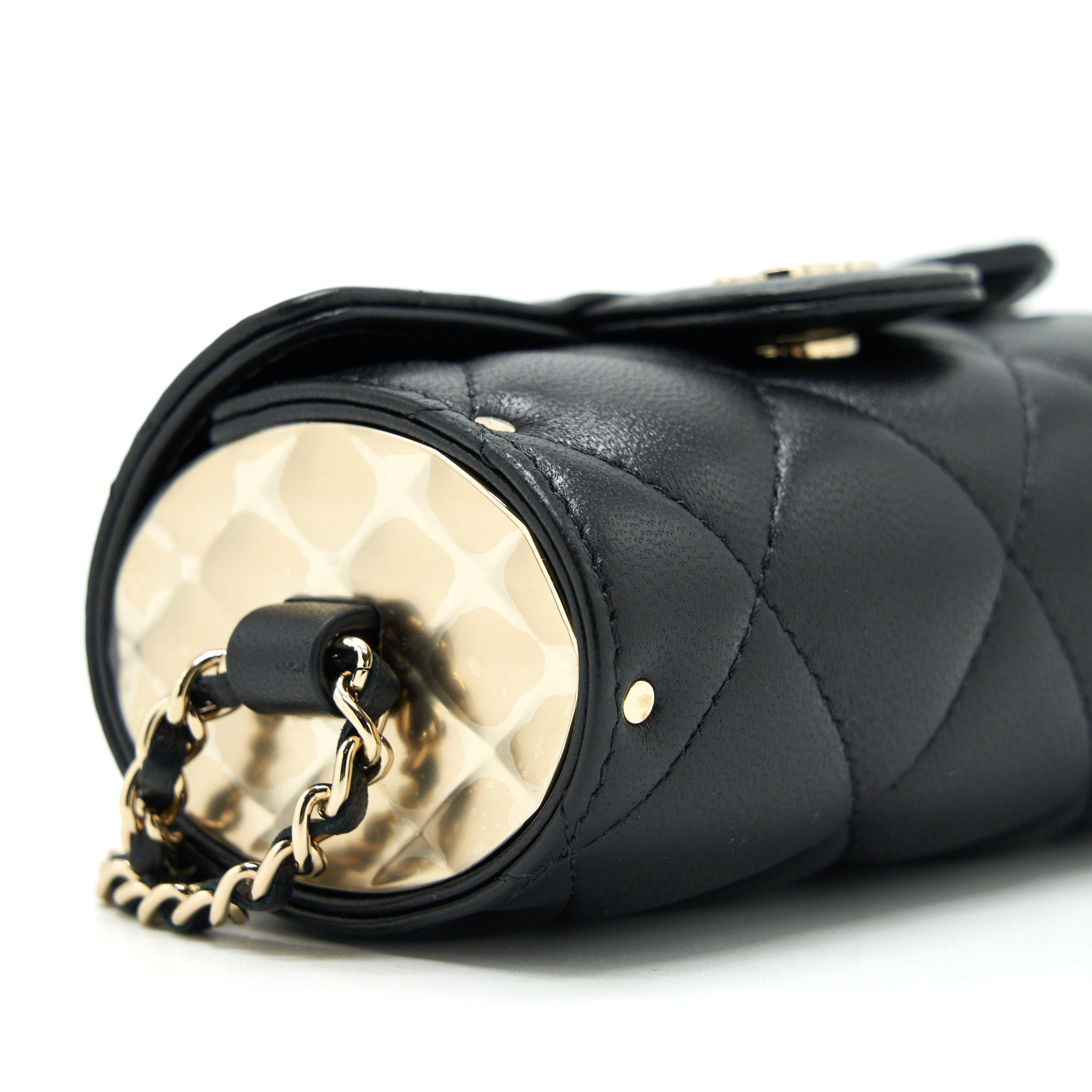 chanel-21a-lipstick-mini-bag-with-chain-black-ghw