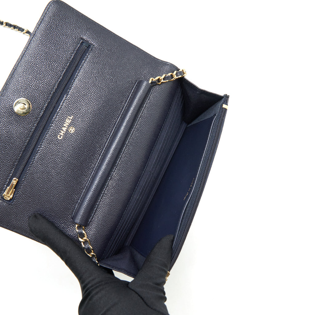 chanel-classic-wallet-on-chain-caviar-navy-blue-lghw-1