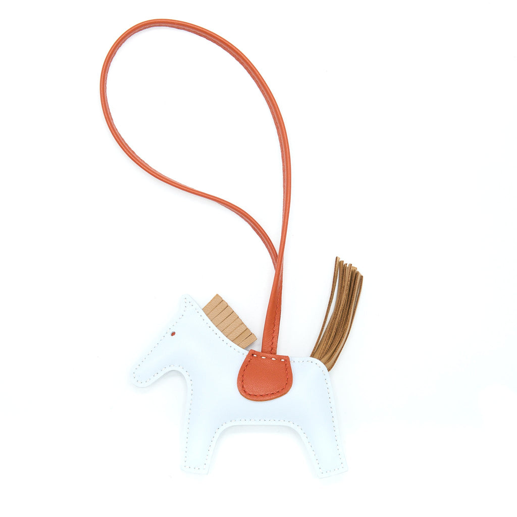 hermes-rodeo-pm-charm-bleu-brume-chai-cornaline