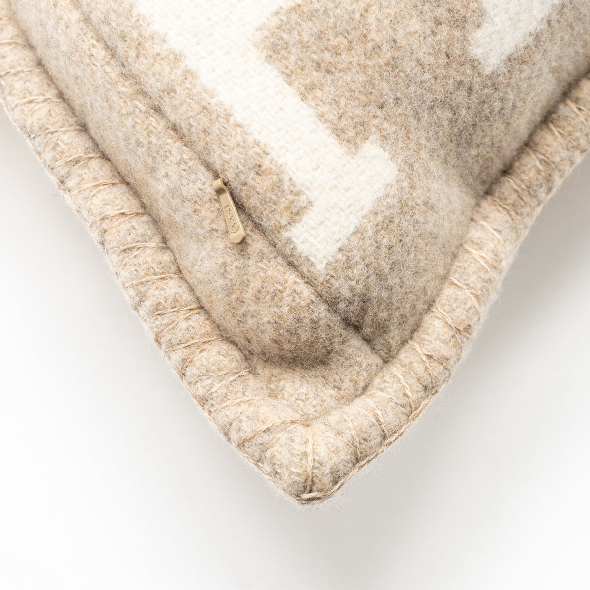 hermes-avalon-iii-pillow-small-model-coco-cammille