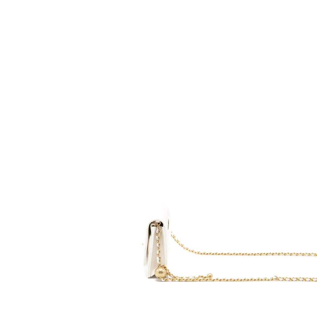 chanel-pearl-crush-wallet-on-chain-lambskin-white-ghw-microchip-2