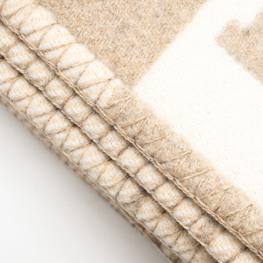 hermes-avalon-iii-throw-blanket-coco-camomille