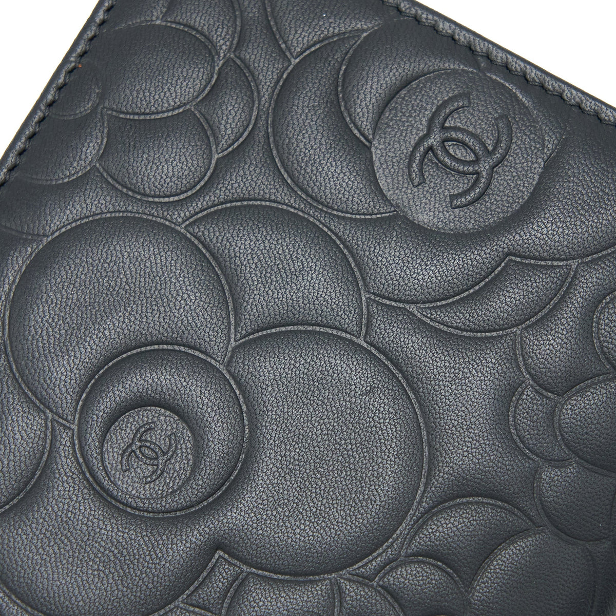 chanel-camellia-long-flap-wallet-lambskin-black-gold-ghw